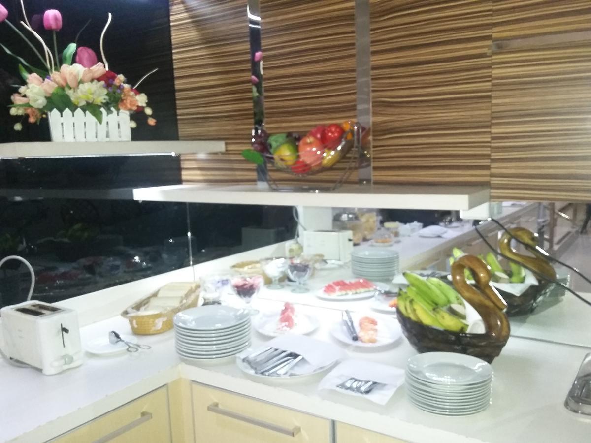 皇后城酒店 班贾尔马辛 外观 照片